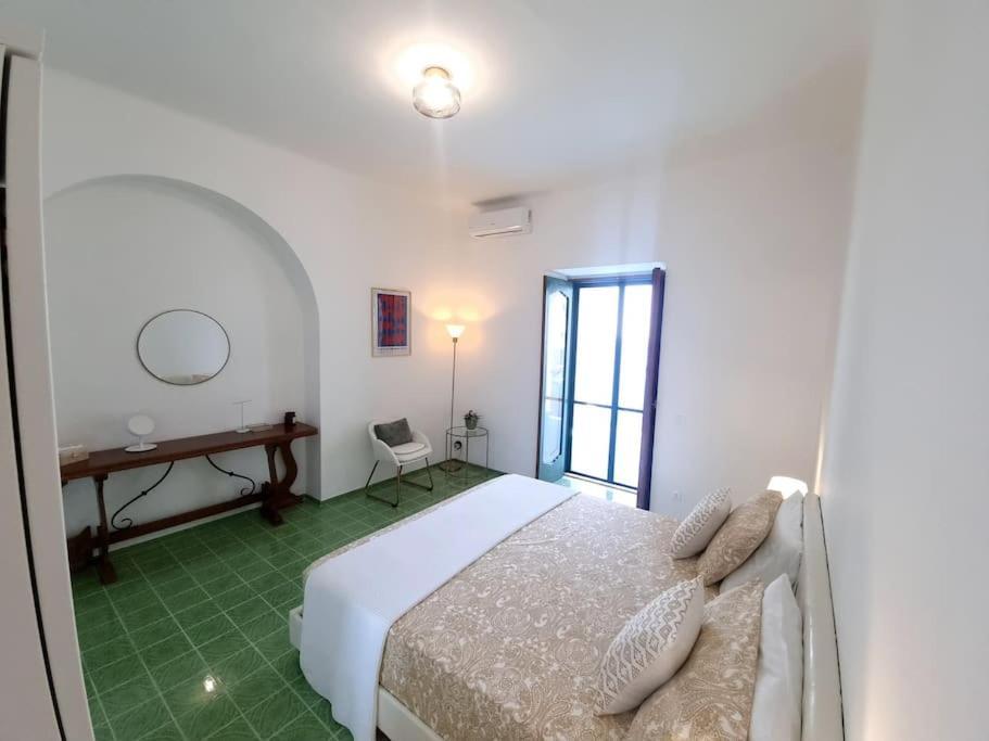 Casa Intiso - Two Double Bedroom Apartment Positano Exteriör bild