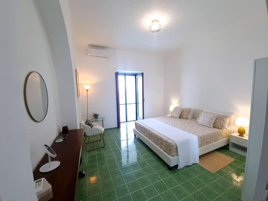 Casa Intiso - Two Double Bedroom Apartment Positano Exteriör bild